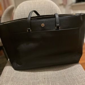 Women’s bag brand tory Burch